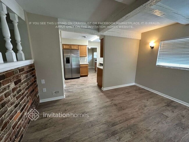 Photo - 2000 Sunderland Rd