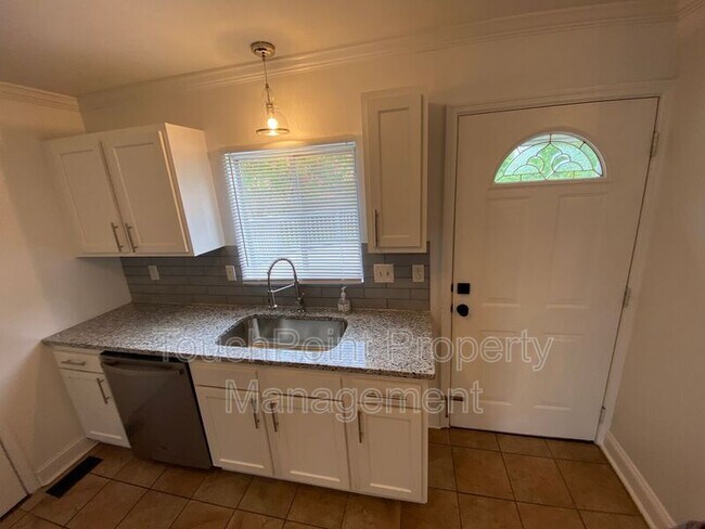 Photo - 521 Greystone Rd