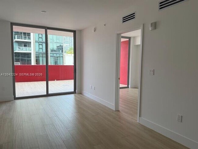 Photo - 90 NE 32nd St