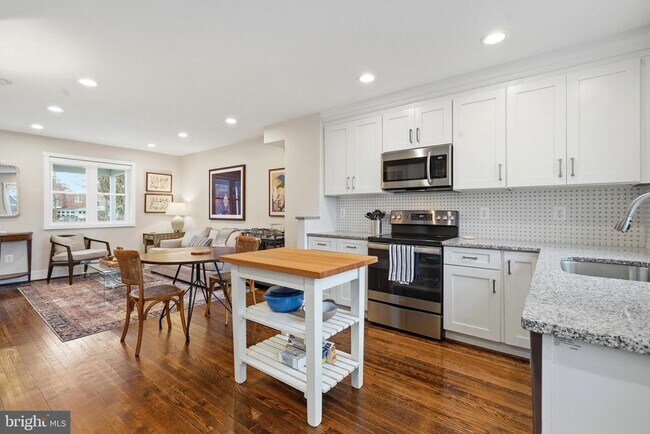 Photo - 19 Clifford Ave