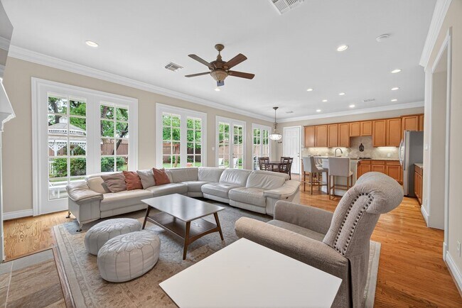 Photo - 10932 Lasso Ln
