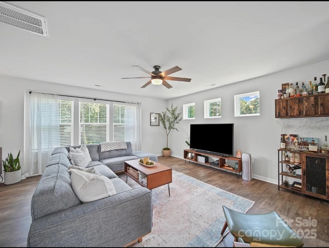 Building Photo - 8332 Waxhaw Hwy Rental