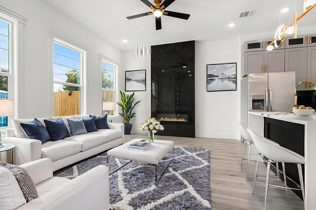 Photo - 3652 Seabrook St