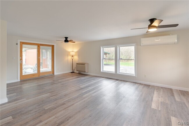 Photo - 6082 Reservoir Rd