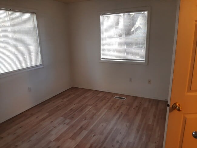 Photo - 5835 W Clearview Ln Unit 102