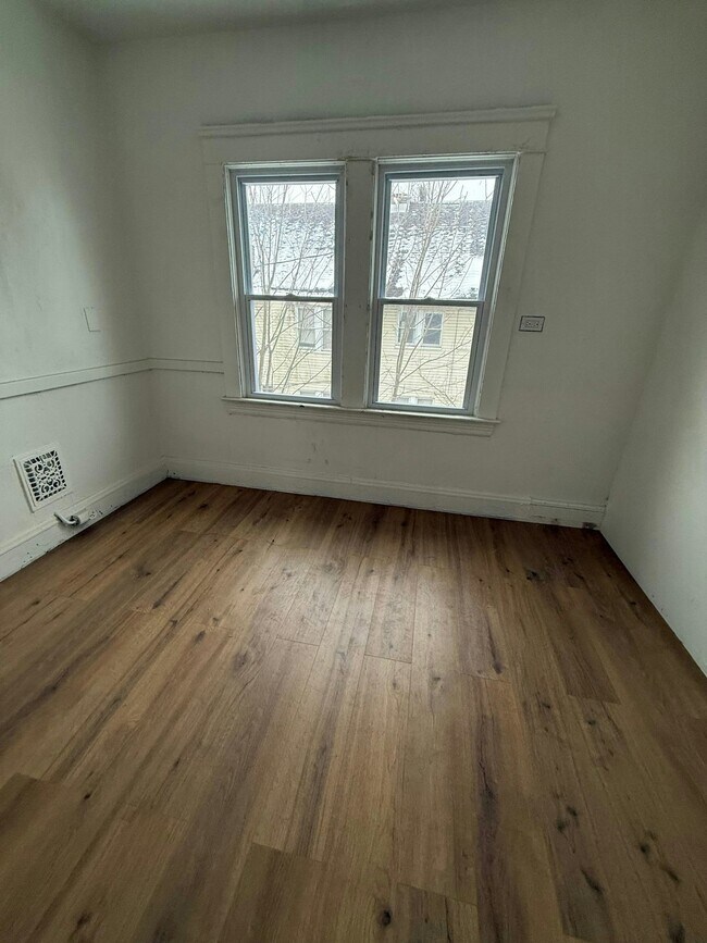 Photo - 3410 E 135th St