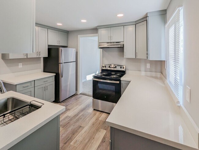 Photo - 2008 Vernon Rd Unit B