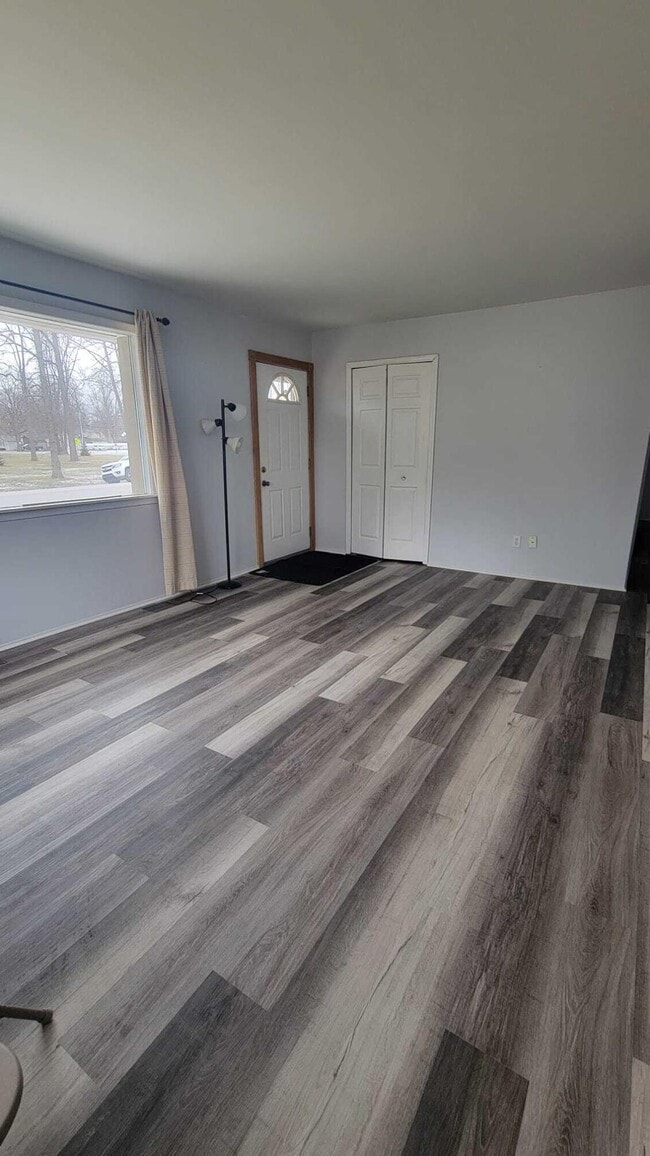 Photo - 655 Robinwood Dr