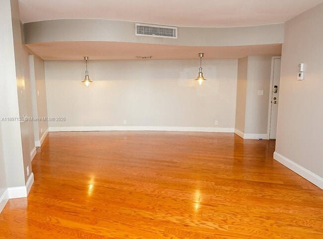 Photo - 100 Golden Isles Dr Unit 10