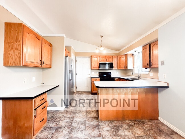 Photo - Perfect 5 bed - 2 bath Ranch Home near the...