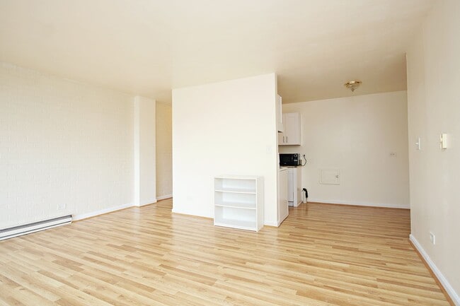 Photo - Student-Friendly Apartment Near Scott Stad... Unidad 501
