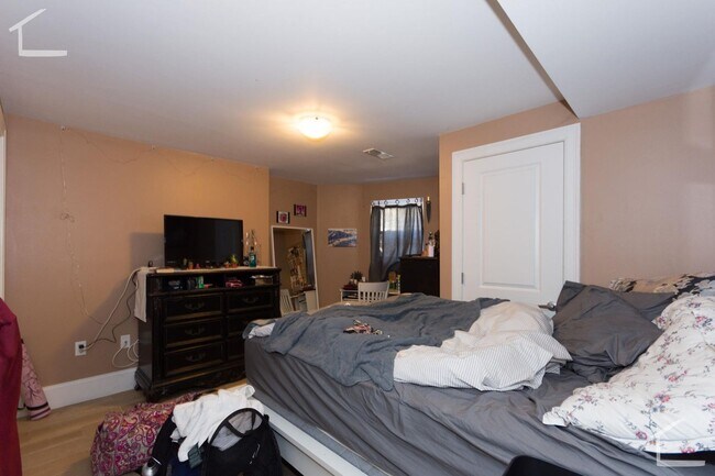 Photo - HOTTEST 3 BED 2 BATH IN ALLSTON!!!!!