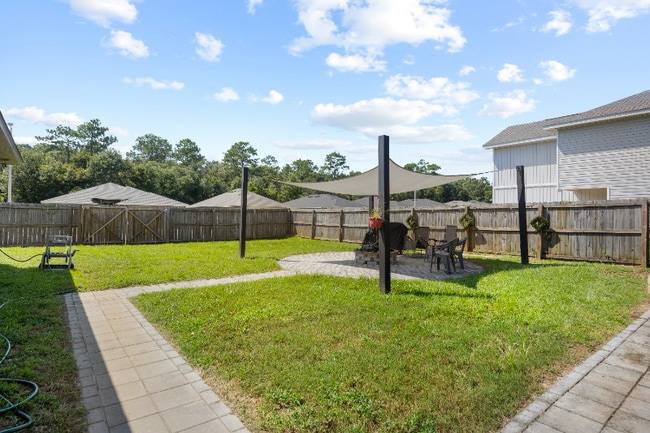 5508 Peach Dr