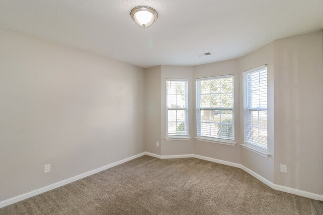 Photo - 5884 Bluegrass View