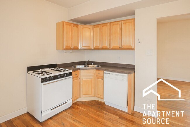 Building Photo - 3529 N Broadway Unit 3W