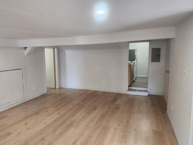 Photo - 116 E Main St