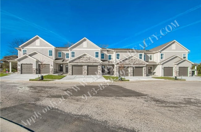 Brand New Townhome 3 Bed 2.5 Bath in Olath... - Brand New Townhome 3 Bed 2.5 Bath in Olath...