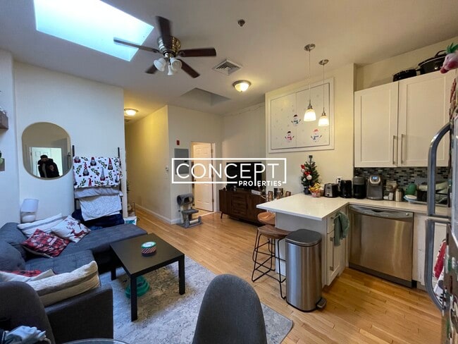 Photo - 243 Northampton St Unit 4