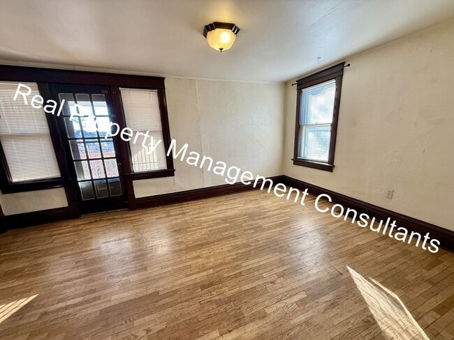 Photo - Beautiful Historic 2 bedroom Duplex