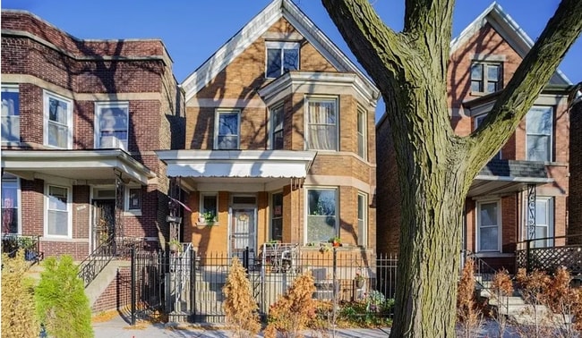 3719 S Damen Ave Unidad Basement
