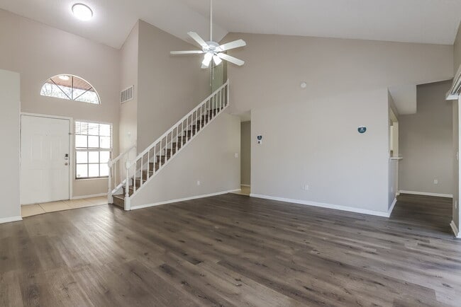 2416 Kenwick Dr