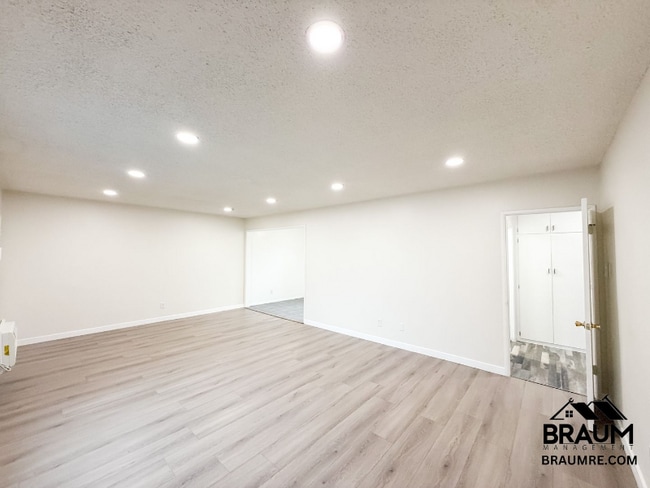 Photo - 5131 Buffalo Ave