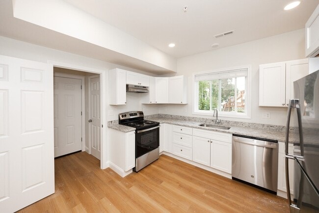 Photo - 99 June St Unidad 3