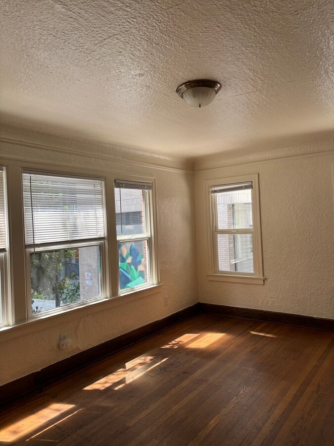 Photo - 4541 Brooklyn Ave NE