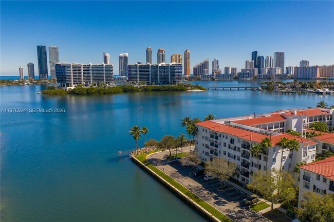 3255 NE 184th St Unit 12101