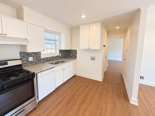 Photo - 800 Circle Dr