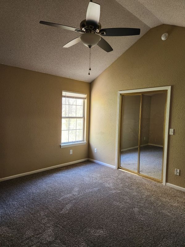 Photo - 931 Mulberry St