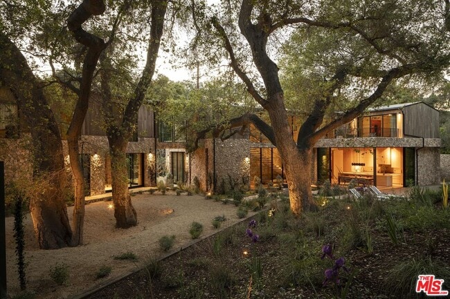 Photo - 3274 Oakdell Rd