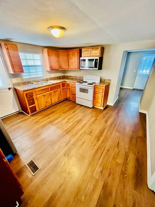 Photo - 620 N 6th Ave