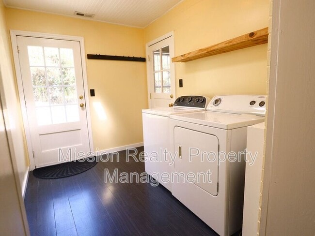 Photo - 8702 Greycliff Rd