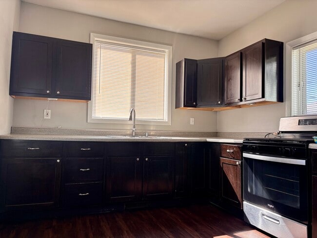 Photo - 620 Oneida St