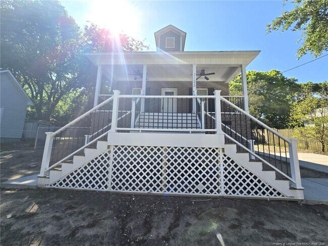 Photo - 2123 Burnett Ave