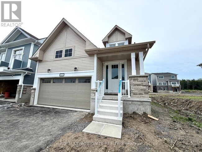 Photo - 21 Royal Oak Cres