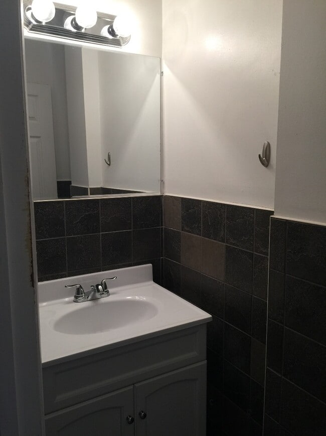 Photo - 289 Chelsea St Unit 2