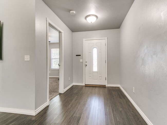 Photo - 1112 Bryan Dr