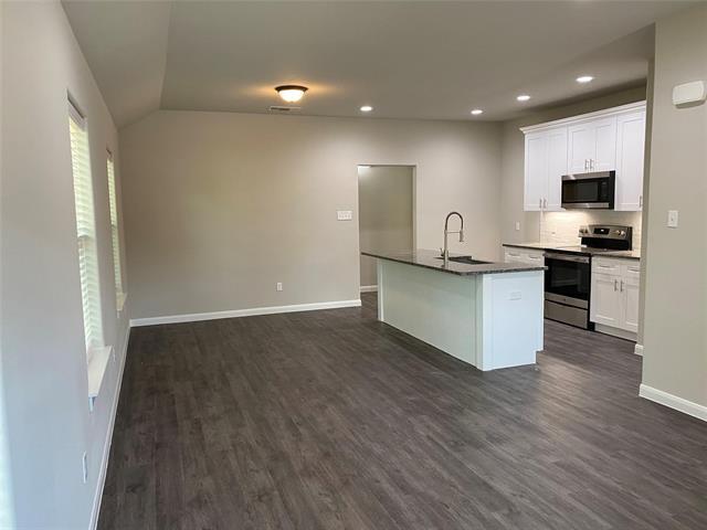 Photo - 313 E Nelson St