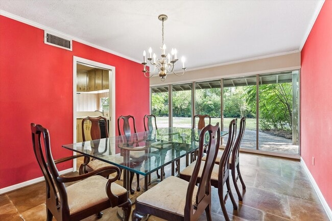 Photo - 1031 Ridgeley Dr