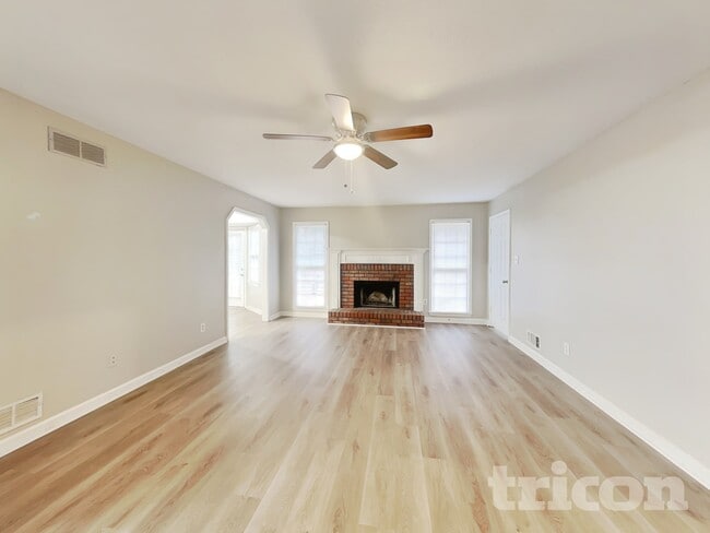 Photo - 91 Stratford Dr