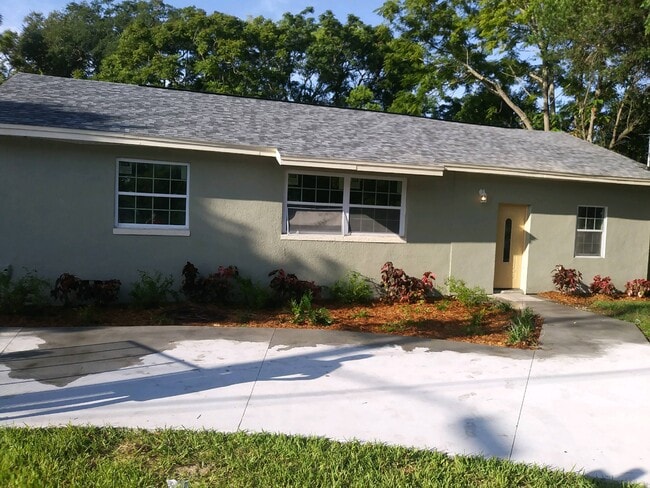 Photo - 324 Seminola Blvd Unidad b