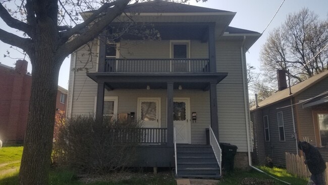 Photo - 711 N Chestnut St