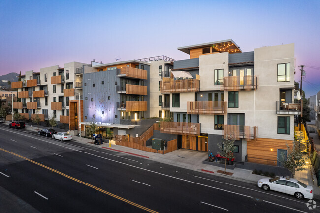 Building Photo - The Fitz on Fairfax Rental