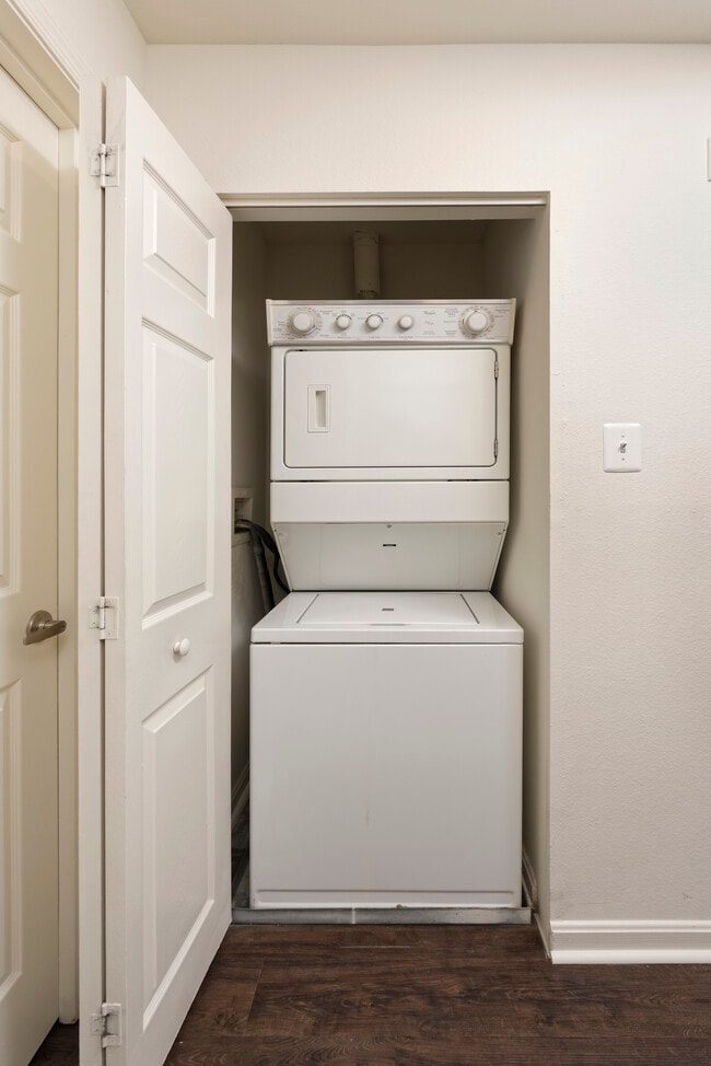 eaves Washingtonian Center Apartments North Potomac, MD