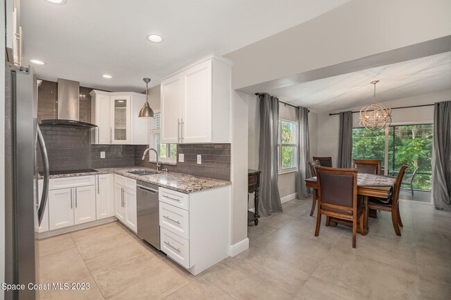 Photo - 115 S Indian Cir