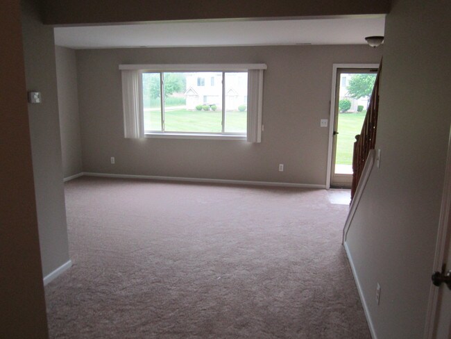 VIEW OF LIVING ROOM - 29415 Maurice Ct Unit 1