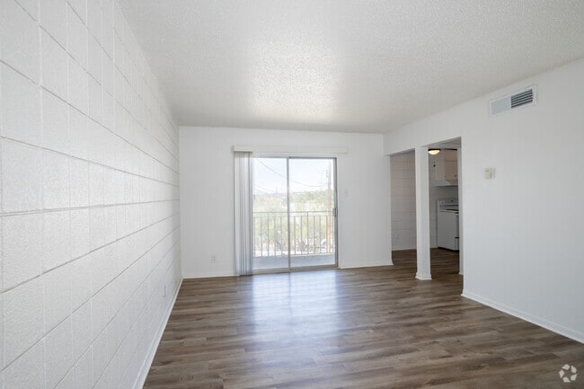 1BR, 1BA - 514SF - Living Room
