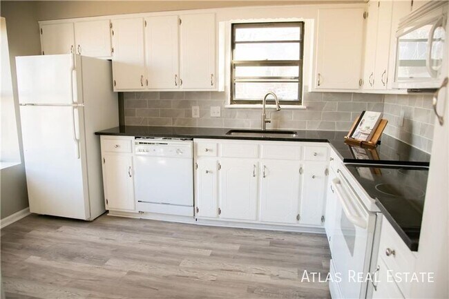 Photo - 1500 SW Sunset St